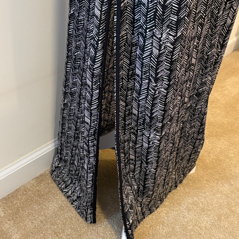 LOFT Black and White Pattern Maxi Dress - Picture 5 of 11